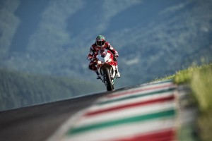 自然界之巅徒步竞速，挑战极限的荒野之旅，户外大自然徒步的好处