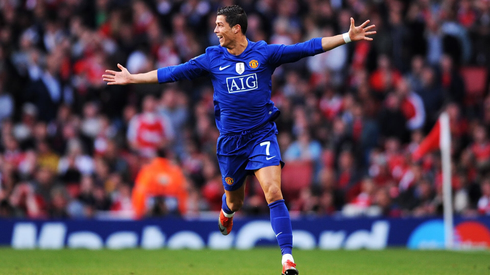 爵士在主场迎来关键胜利，米切尔全场比赛表现出色！，爵士米切尔打什么位置